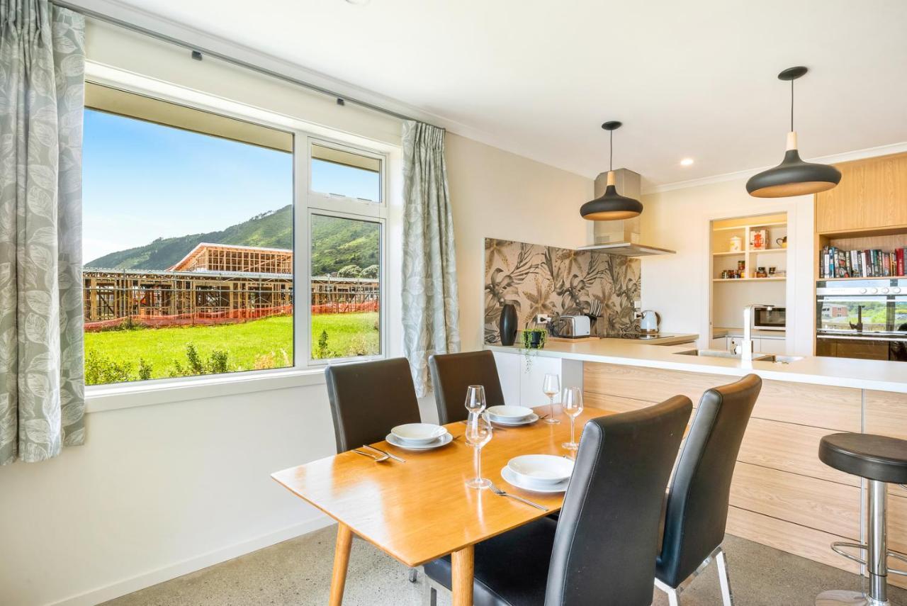 Matenga Townhouse - Waikanae Holiday Home المظهر الخارجي الصورة