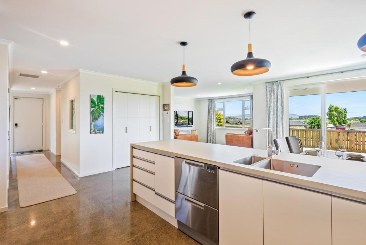 Matenga Townhouse - Waikanae Holiday Home المظهر الخارجي الصورة